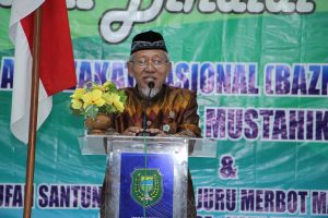 BAZNAS KOTA MADIUN BERIKAN SANTUNAN KEPADA JURU KUNCI MAKAM, JURU MERBOT MASJID DAN MODIN NON-PNS DI KOTA MADIUN